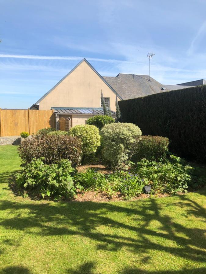 Hotel Le Gue Du Holme Saint-Quentin-sur-le-Homme Esterno foto