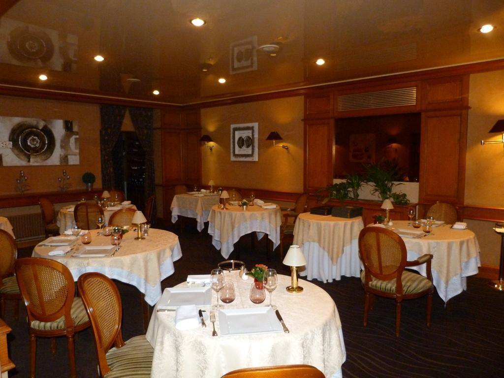 Hotel Le Gue Du Holme Saint-Quentin-sur-le-Homme Esterno foto