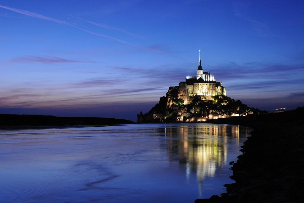 Hotel Le Gue Du Holme Saint-Quentin-sur-le-Homme Esterno foto