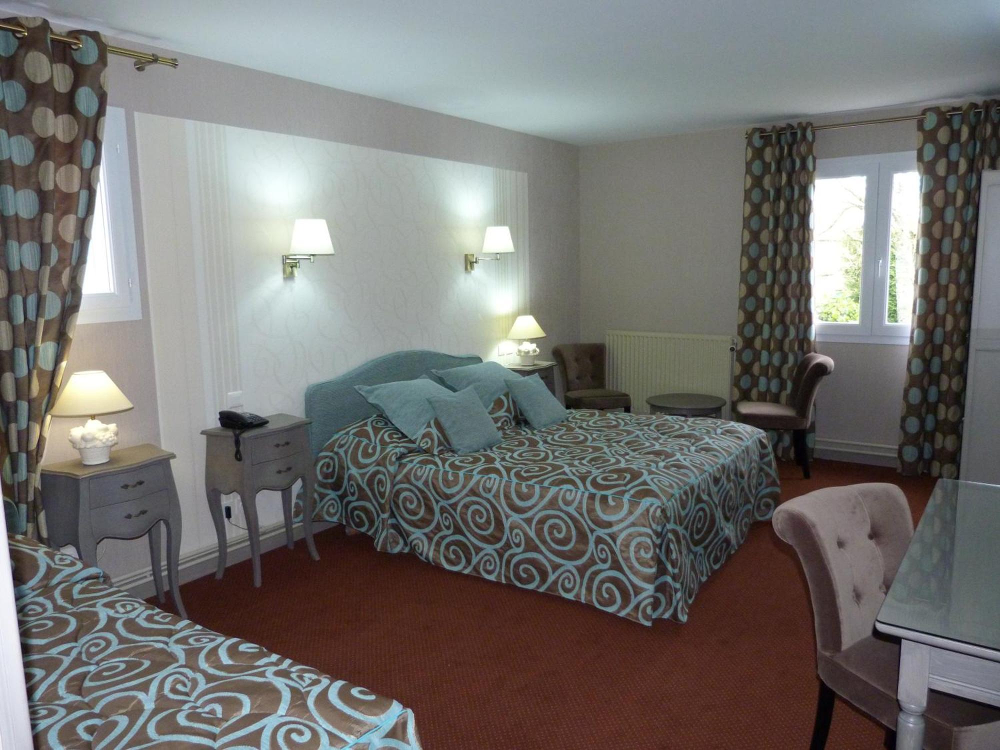 Hotel Le Gue Du Holme Saint-Quentin-sur-le-Homme Esterno foto