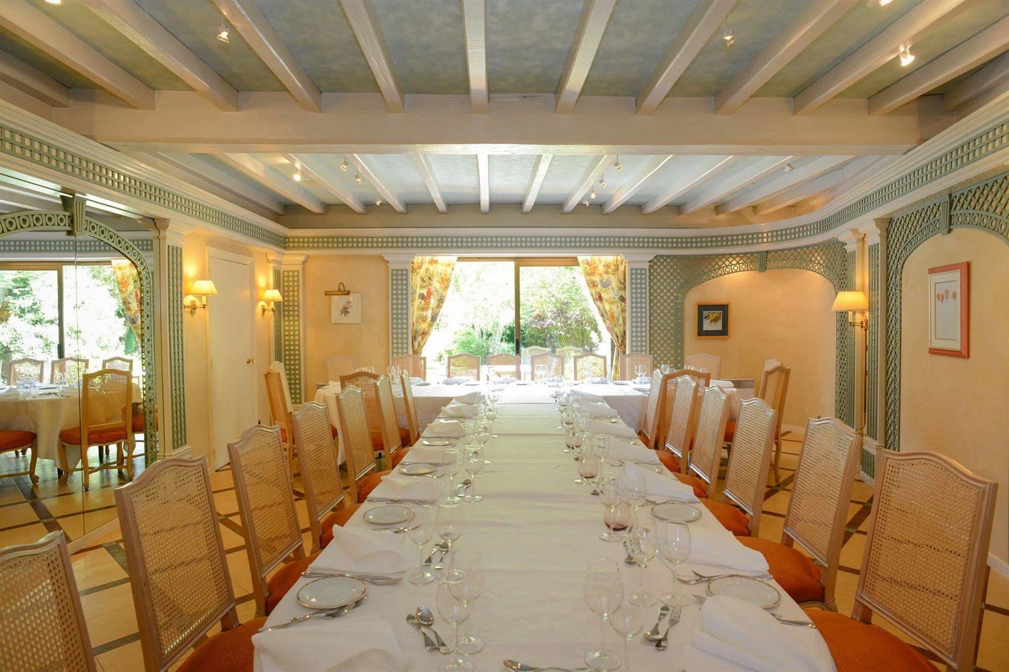 Hotel Le Gue Du Holme Saint-Quentin-sur-le-Homme Esterno foto