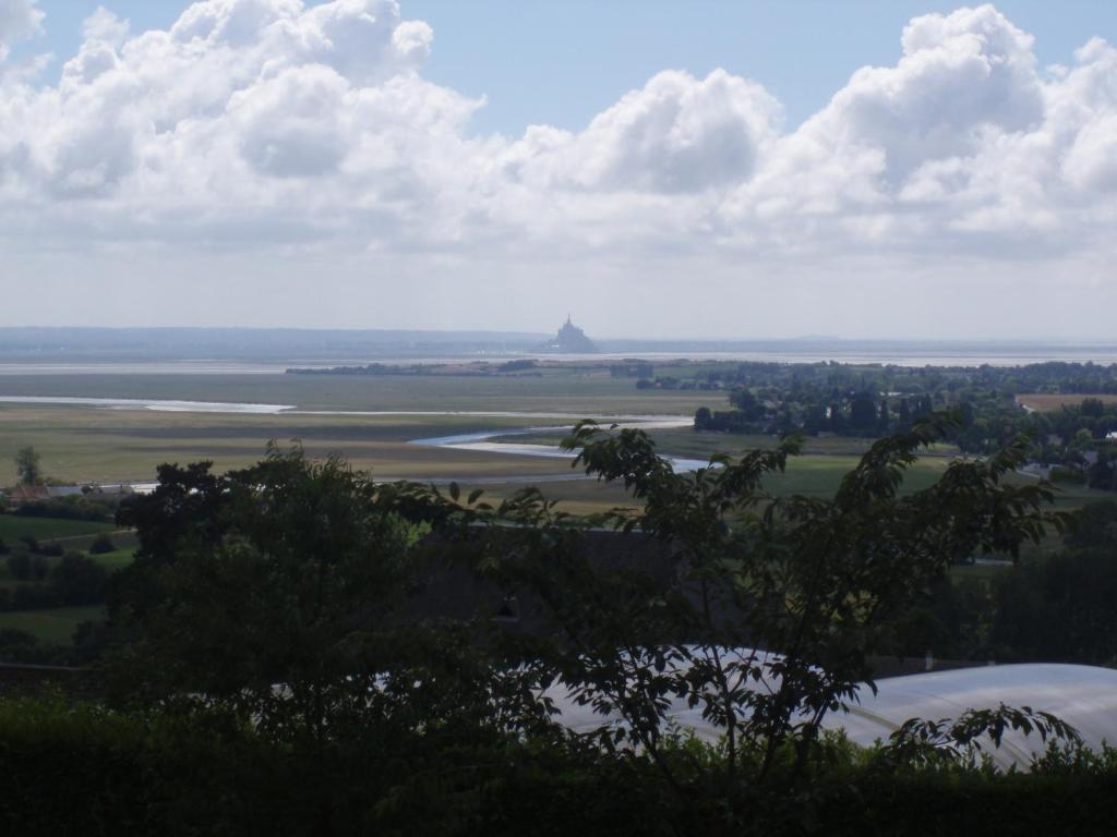 Hotel Le Gue Du Holme Saint-Quentin-sur-le-Homme Esterno foto